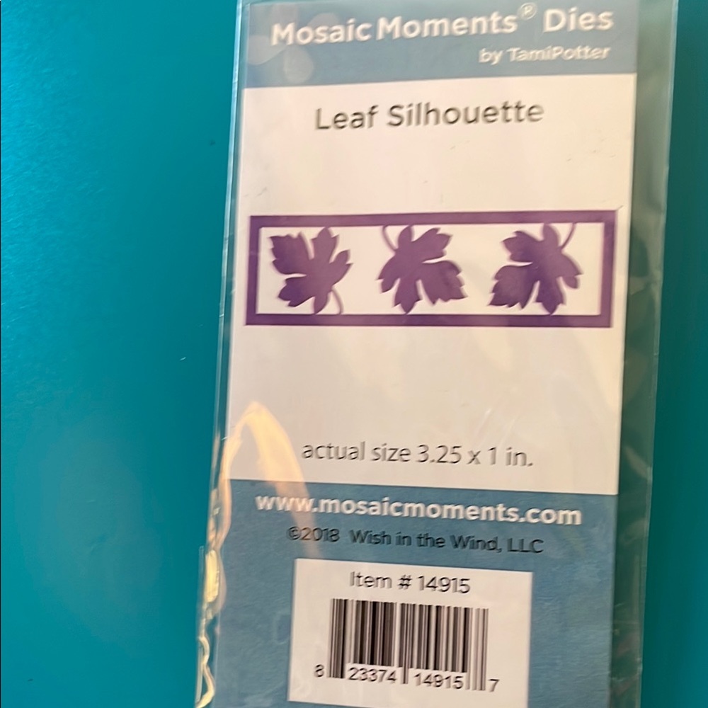 Mosaic Moments Leaf Silhouette Dies